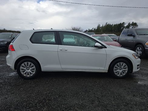 Used 2015 Volkswagen Golf S image 3