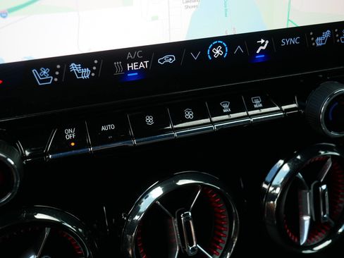 Used 2024 Chevrolet Blazer EV RS AWD/4WD image 32