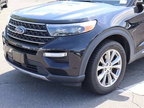 Used 2020 Ford Explorer XLT w/ Equipment Group 202A AWD/4WD image 17