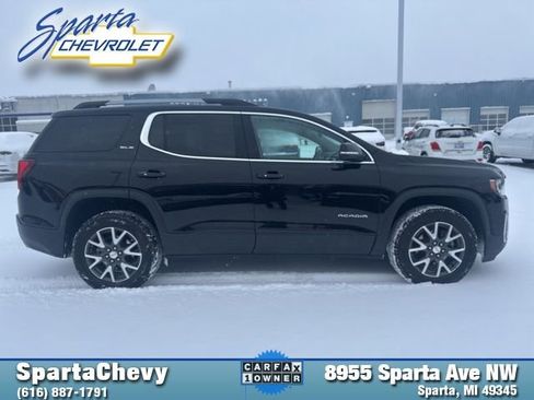 Used 2023 GMC Acadia SLE w/ Driver Convenience Package image 3