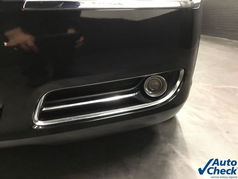 Used 2013 Chrysler 300 AWD w/ Driver Convenience Group image 17