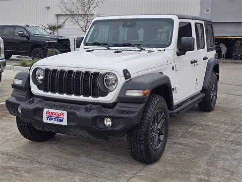 Used 2024 Jeep Wrangler Sport S image 9