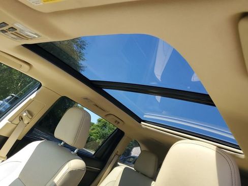 Used 2015 Toyota Highlander Limited Platinum AWD/4WD image 10