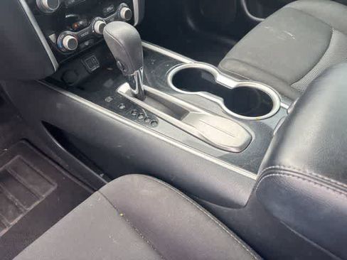 Used 2020 Nissan Pathfinder S FWD image 16