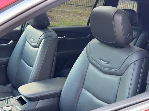 Certified 2025 Cadillac XT6 Premium Luxury image 19
