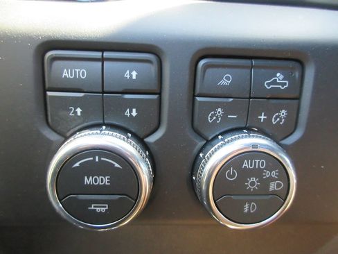 New 2026 GMC Sierra 1500 AT4 w/ AT4 Premium Package AWD/4WD image 20