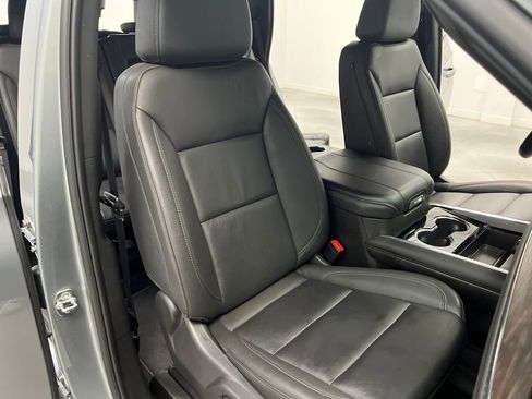 Used 2025 Chevrolet Tahoe LT image 23