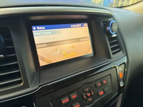 Used 2013 Nissan Pathfinder SV image 5