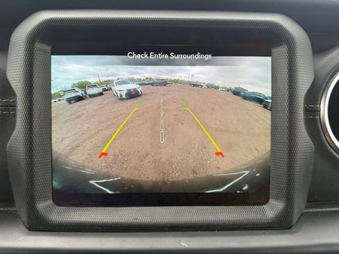 Used 2022 Jeep Wrangler Unlimited Sahara w/ Cold Weather Group AWD/4WD image 14