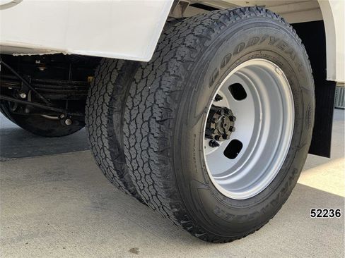 Used 2022 Ford F350 XL w/ Power Equipment Group AWD/4WD image 18