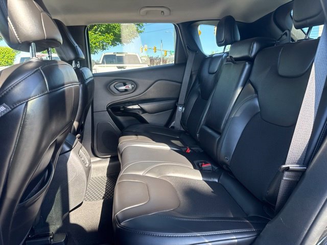 Used 2019 Jeep Cherokee Latitude Plus FWD image 15