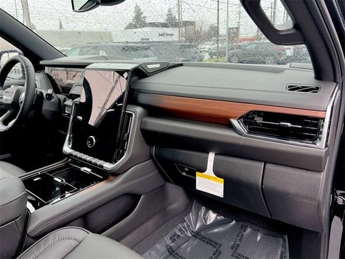 New 2026 GMC Yukon Denali w/ Sun & Power Step Package image 23