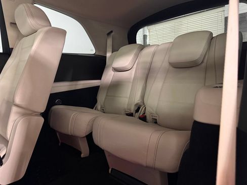 Used 2021 Mercedes-Benz GLS 450 4MATIC image 11