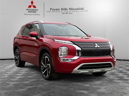 New 2025 Mitsubishi Outlander SEL image 3