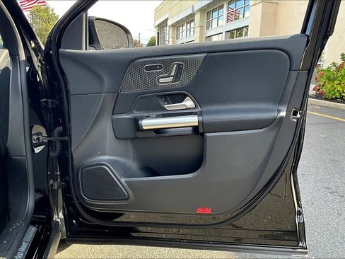 Used 2025 Mercedes-Benz GLA 250 4MATIC image 19