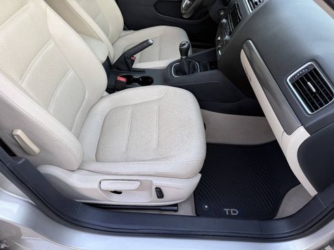 Used 2014 Volkswagen Jetta TDI FWD image 30