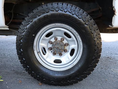 Used 2016 Ford F250 XL w/ Power Equipment Group AWD/4WD image 40
