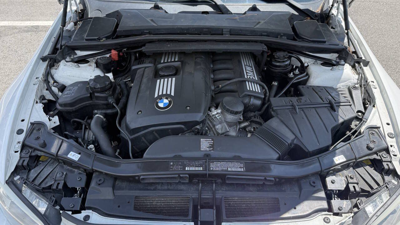 Used 2013 BMW 328i Convertible RWD image 12
