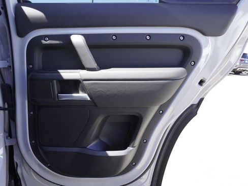 New 2026 Land Rover Defender 110 X-Dynamic SE AWD/4WD image 25