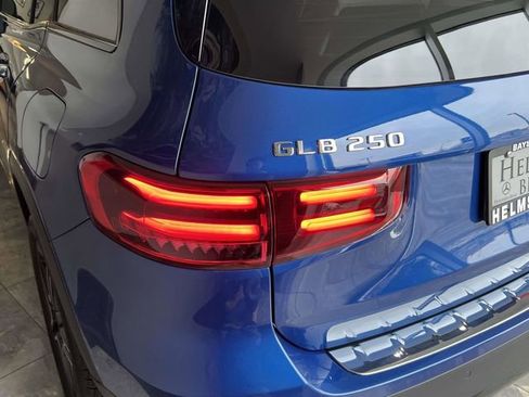 New 2026 Mercedes-Benz GLB 250 4MATIC image 9