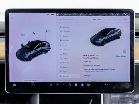 Used 2018 Tesla Model 3 Long Range image 33