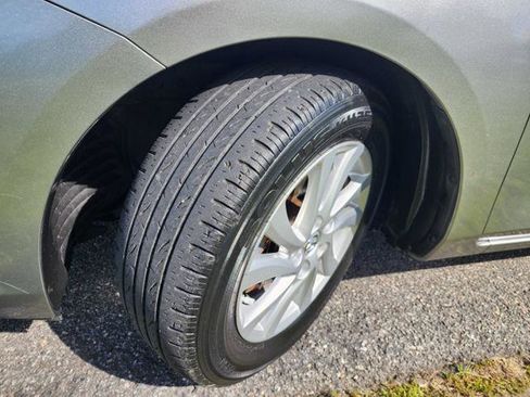Used 2012 MAZDA MAZDA3 i Touring FWD image 9