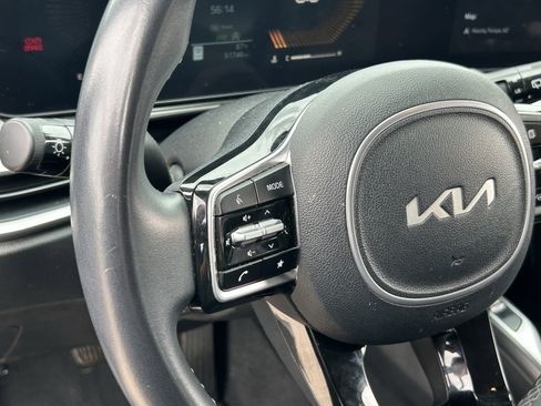 Certified 2024 Kia Sorento S image 23