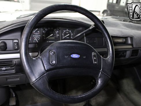 Used 1992 Ford Bronco XLT image 24