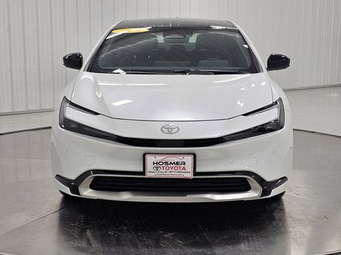 Used 2026 Toyota Prius Plug-In Hybrid w/ Limited Premium Package FWD image 8