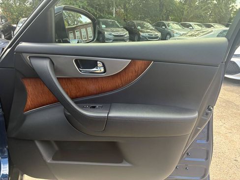 Used 2013 INFINITI FX37 AWD w/ Premium Pkg image 25