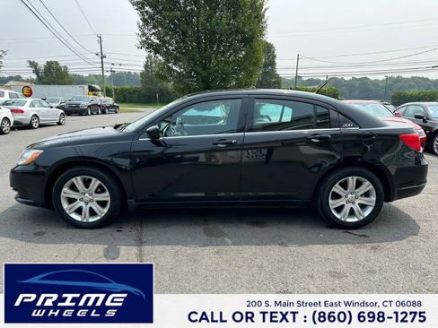 Used 2013 Chrysler 200 LX image 4