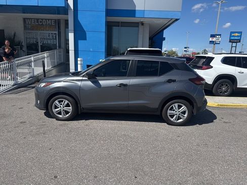 Used 2024 Nissan Kicks S image 8