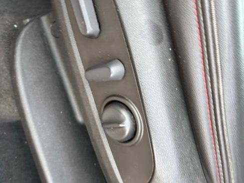 Used 2022 Chevrolet Traverse RS image 19