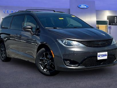 Used 2019 Chrysler Pacifica Touring-L Plus w/ Advanced Safetytec Group