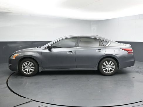 Used 2015 Nissan Altima 2.5 S w/ Power Driver Seat Package FWD image 5