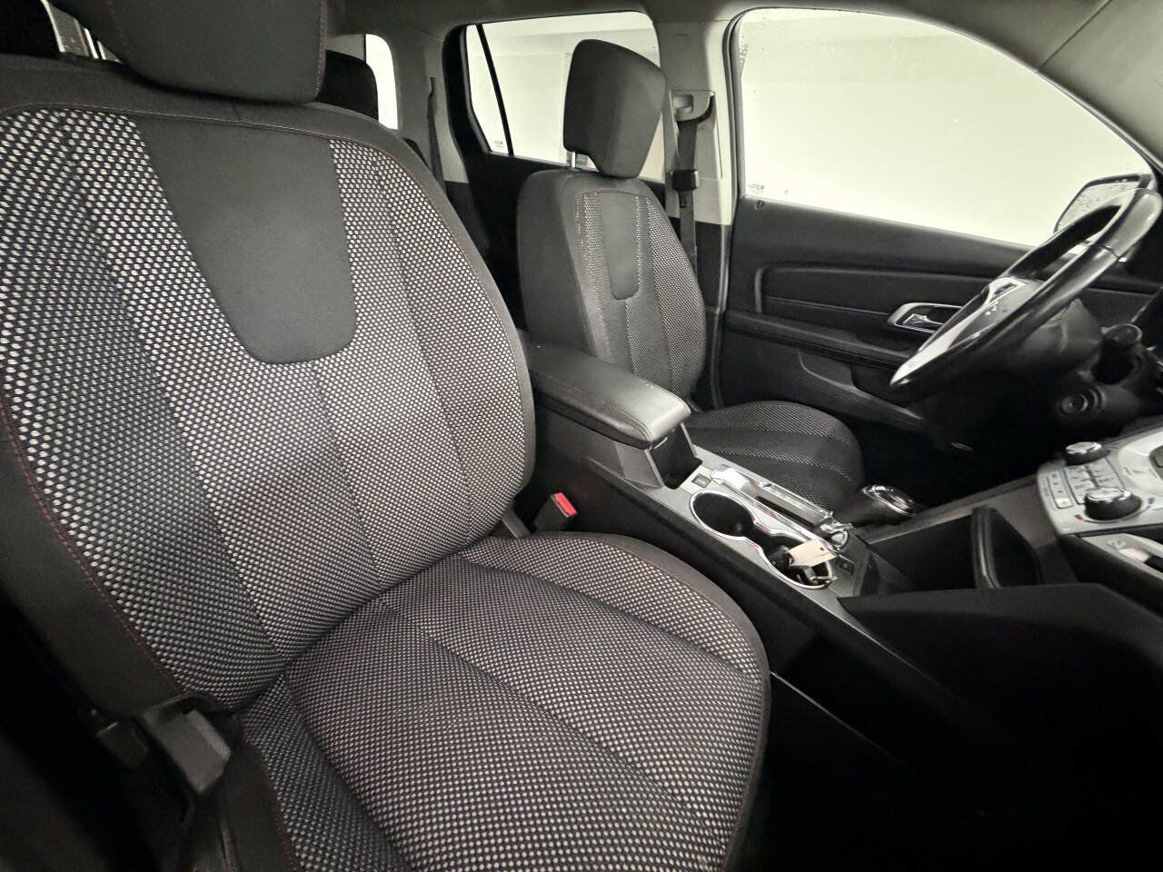 Used 2017 GMC Terrain SLE w/ Convenience Package AWD/4WD image 24