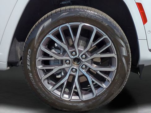 Used 2023 Jeep Grand Cherokee L Summit image 10