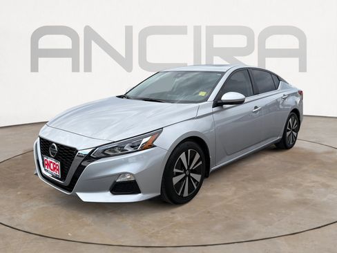Used 2022 Nissan Altima 2.5 SV w/ SV Premium Package image 6