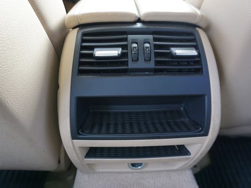 Used 2011 BMW 535i xDrive Sedan image 18