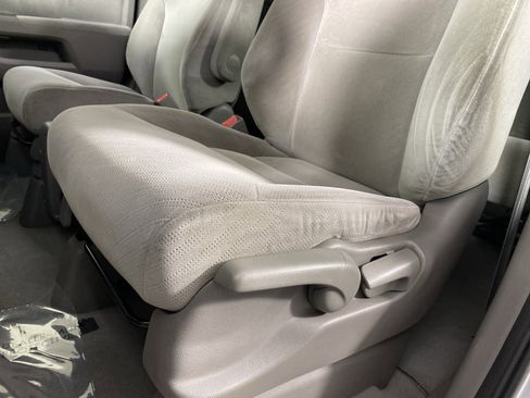 Used 2010 Honda Odyssey LX image 13