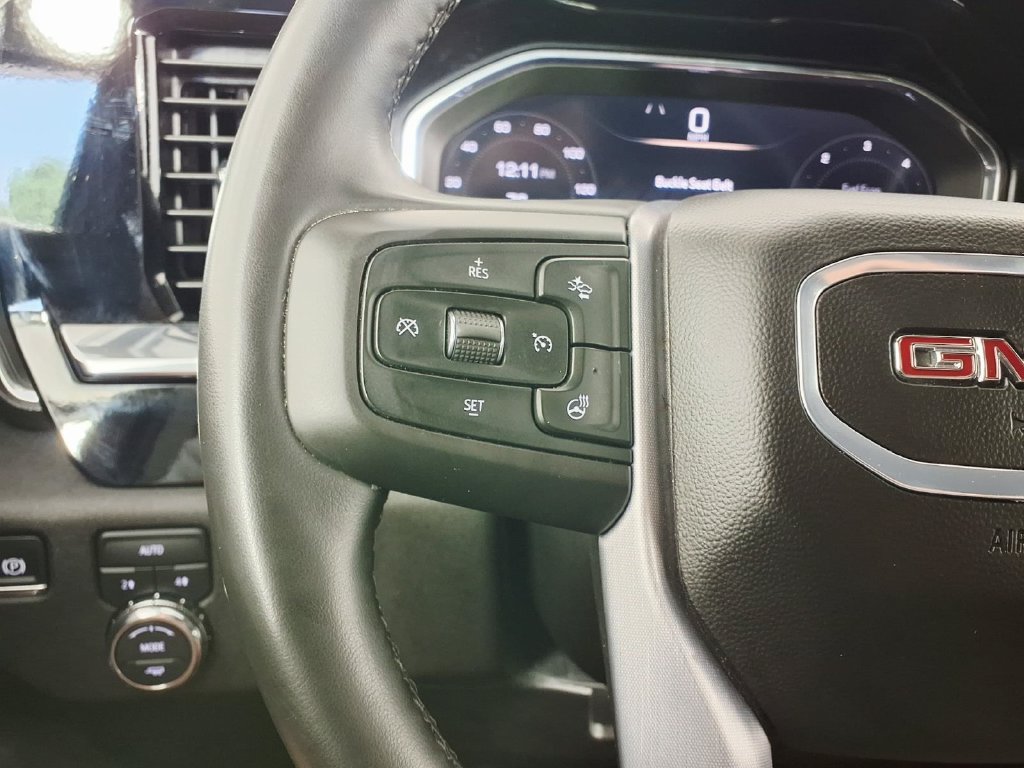 Used 2025 GMC Sierra 1500 SLT AWD/4WD image 17