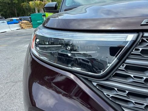 Used 2022 Ford Explorer XLT w/ Equipment Group 202A AWD/4WD image 9