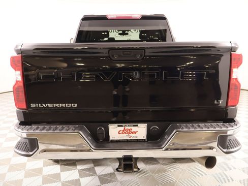 Used 2022 Chevrolet Silverado 2500 LT w/ Convenience Package image 21