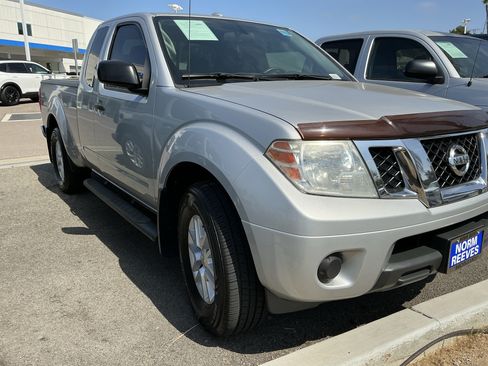 Used 2018 Nissan Frontier SV RWD image 7