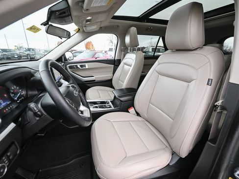 Certified 2023 Ford Explorer XLT w/ Equipment Group 202A image 19