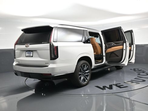 Used 2021 Cadillac Escalade ESV Sport AWD/4WD image 25