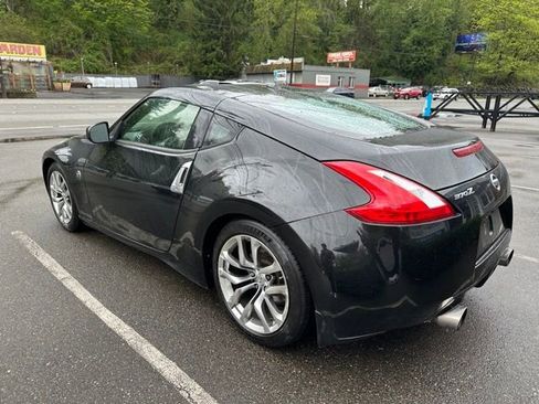 Used 2014 Nissan 370Z Touring RWD image 7