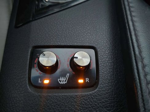 Used 2018 Toyota Avalon XLE Premium image 27