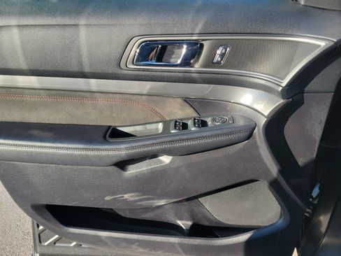 Used 2019 Ford Explorer XLT w/ Equipment Group 202A image 28