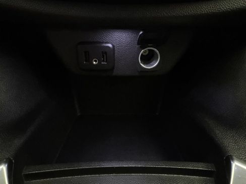 Used 2021 Chevrolet Traverse LT FWD image 38